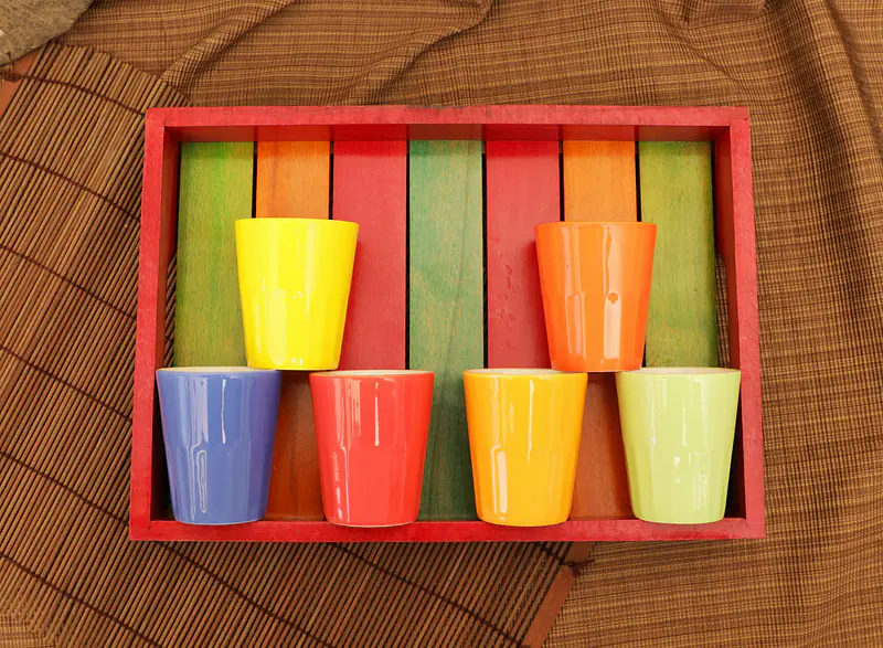 Rustic Mutlicolour Wooden Tray with 6 ceramic glasses - Master