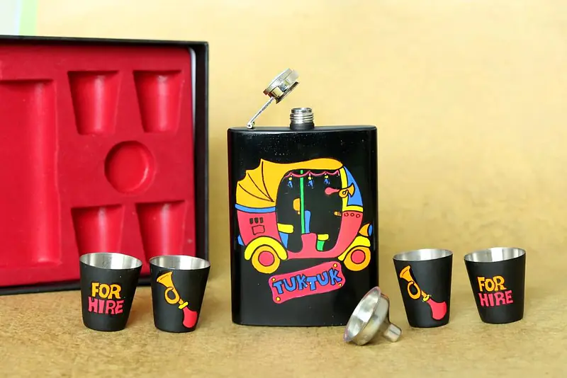 Hip Flask with Shot Glasses - Tuk Tuk - Master